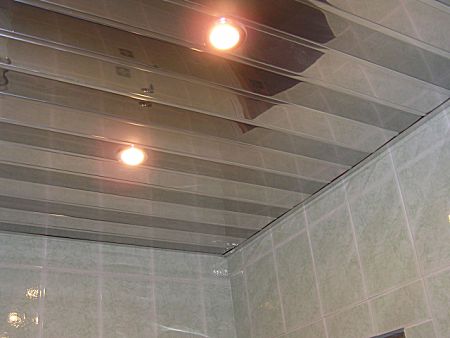 алюминиевый подвесной потолок в ванной комнате