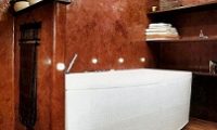 Оформление ванной комнаты с помощью декоративной штукатурки