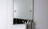 Как выбрать и установить зеркало в ванной?