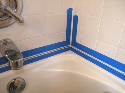 Герметизация между ванной и стеной
