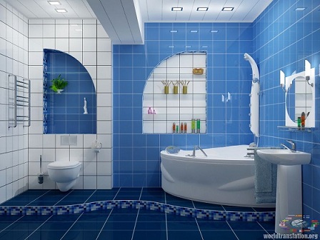 синяя ванная комната, облицованная плиткой