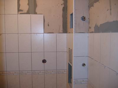 укладка плитки на стену в ванной